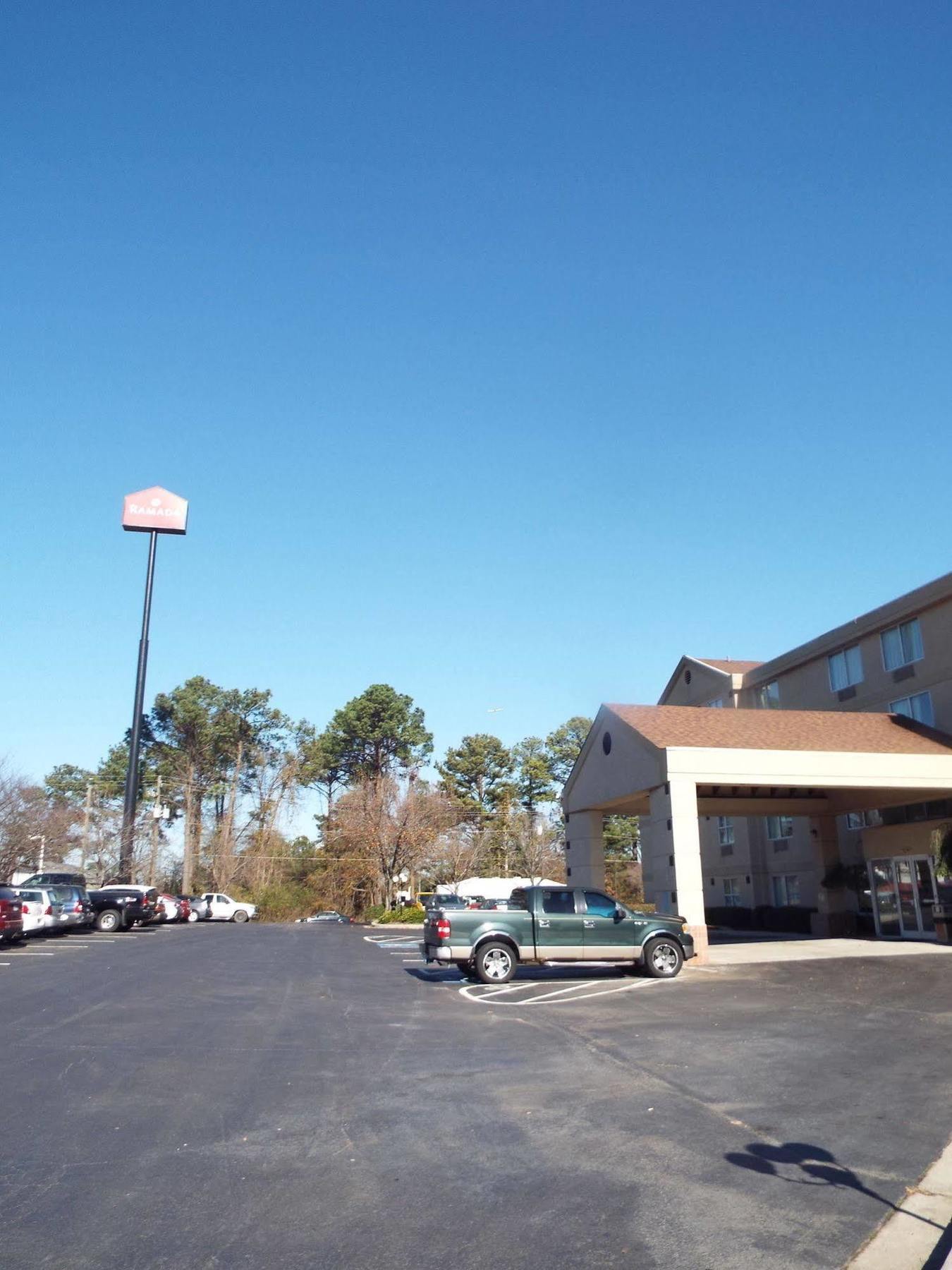 Quality Suites Atlanta Airport East Forest Park Exterior foto